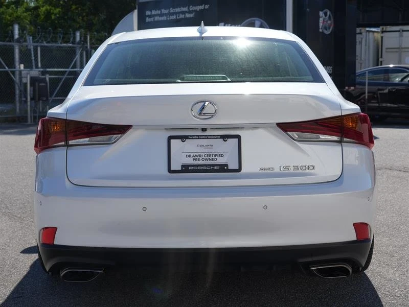 2019 Lexus IS 3rd Gen - Image 6 of 12