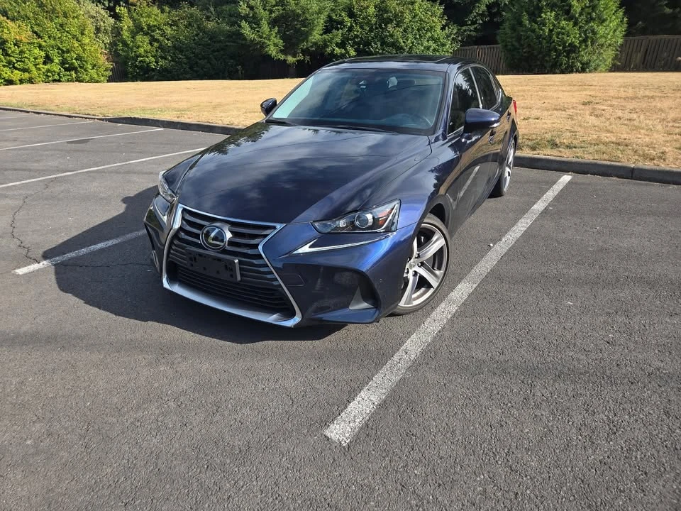 2019 Lexus IS 3rd Gen - Image 2 of 7