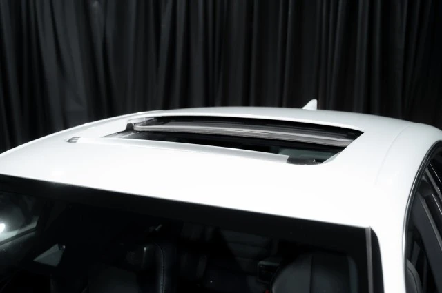 2019 Lexus IS 3rd Gen - Image 9 of 12