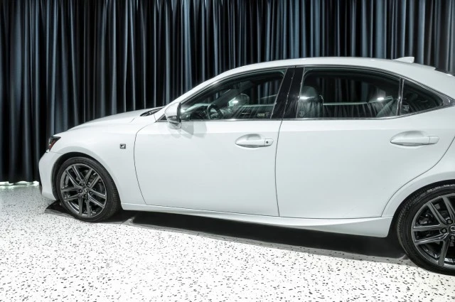 2019 Lexus IS 3rd Gen - Image 5 of 12