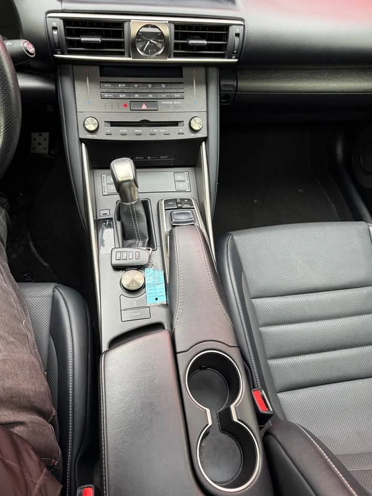 2019 Lexus IS 3rd Gen - Image 16 of 19