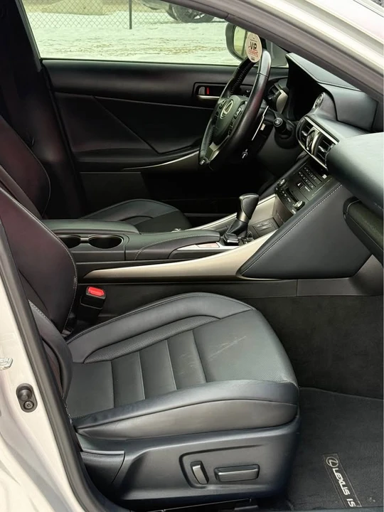 2019 Lexus IS 3rd Gen - Image 14 of 19