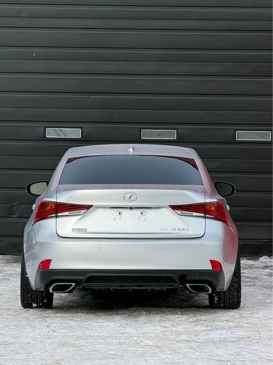 2019 Lexus IS 3rd Gen - Image 5 of 19