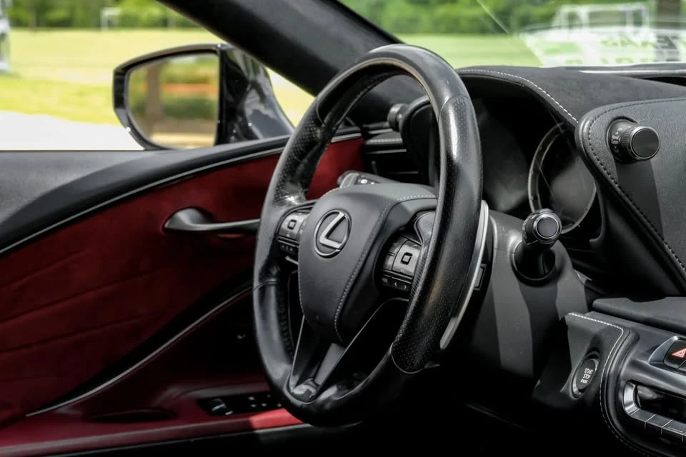 2019 Lexus LC - Image 14 of 20