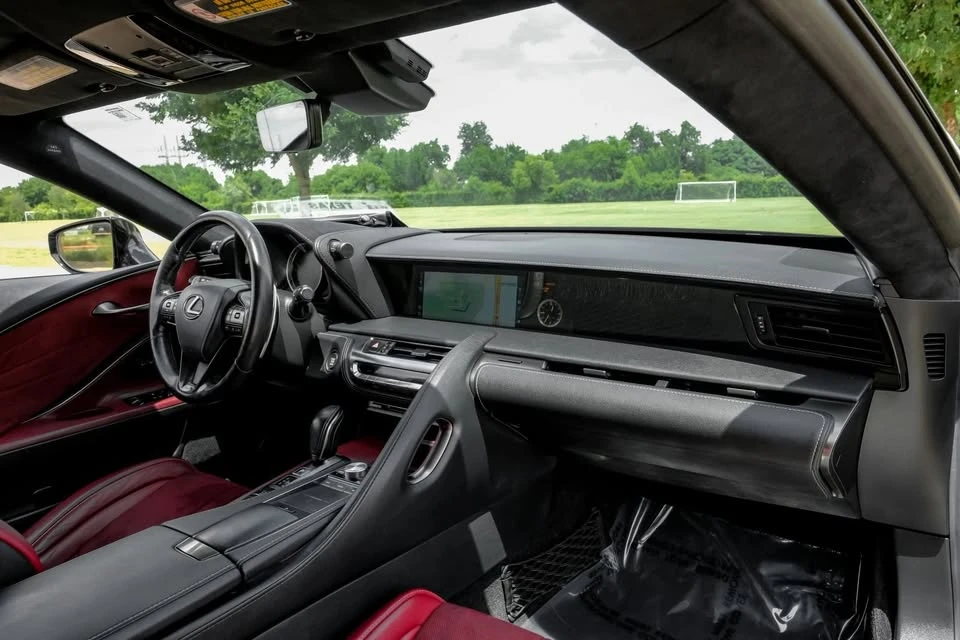 2019 Lexus LC - Image 13 of 20