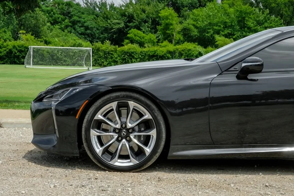 2019 Lexus LC - Image 11 of 20