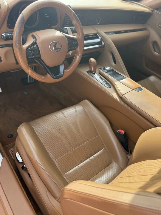 2019 Lexus LC - Image 7 of 9
