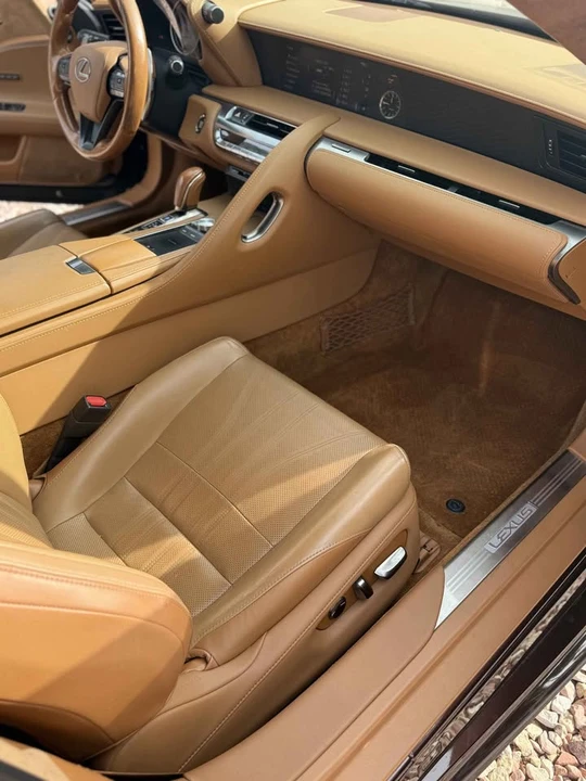2019 Lexus LC - Image 9 of 9