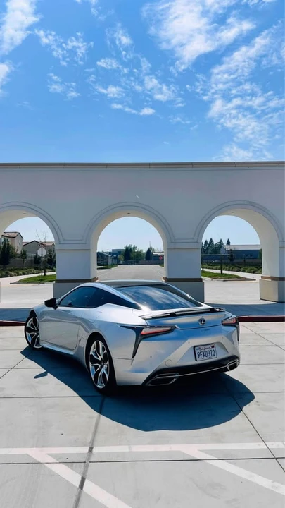 2019 Lexus LC - Image 8 of 11