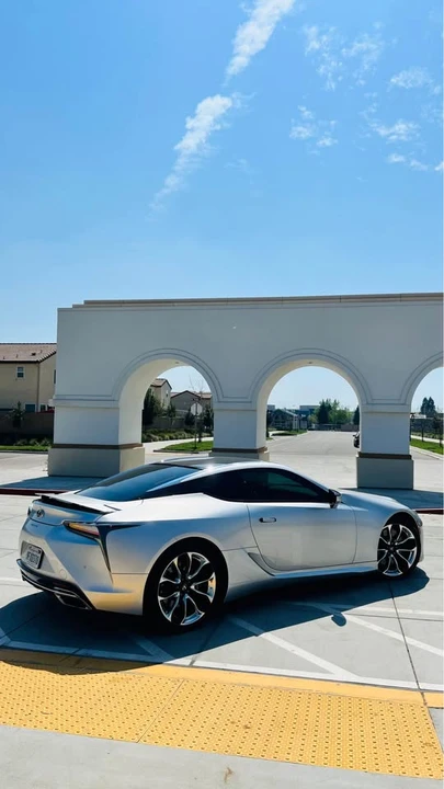 2019 Lexus LC - Image 5 of 11