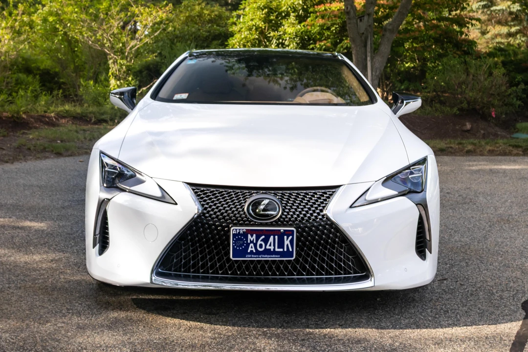 2019 Lexus LC - Image 2 of 31