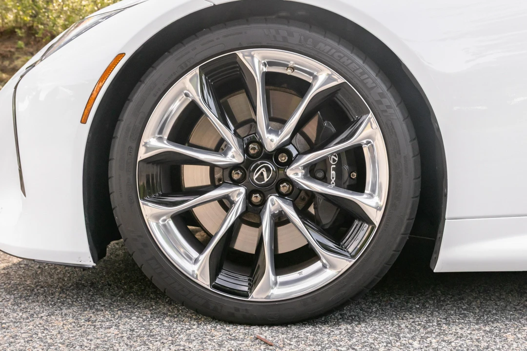 2019 Lexus LC - Image 30 of 31