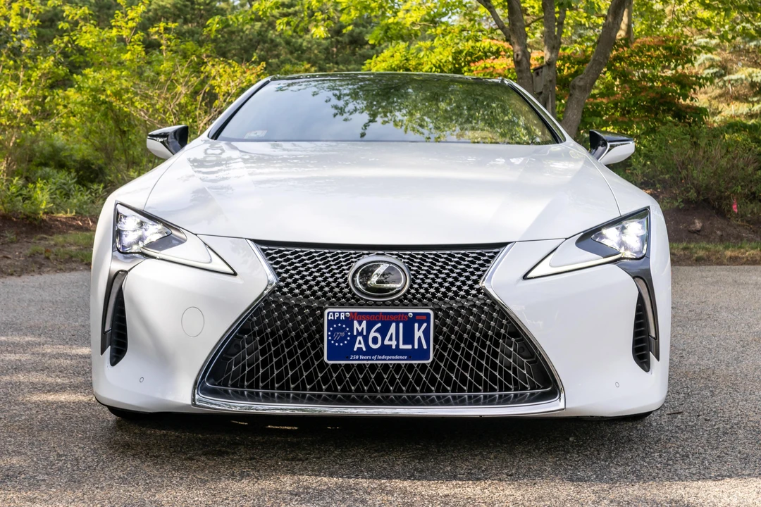 2019 Lexus LC - Image 6 of 31