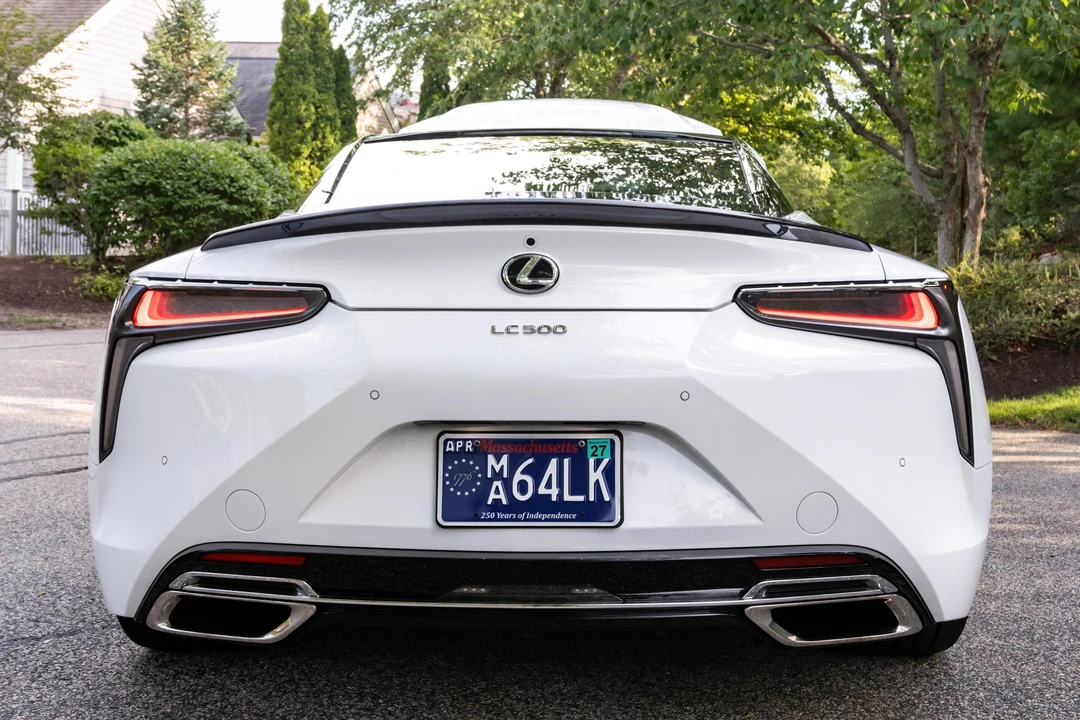 2019 Lexus LC - Image 8 of 31