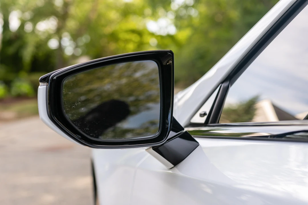 2019 Lexus LC - Image 18 of 31