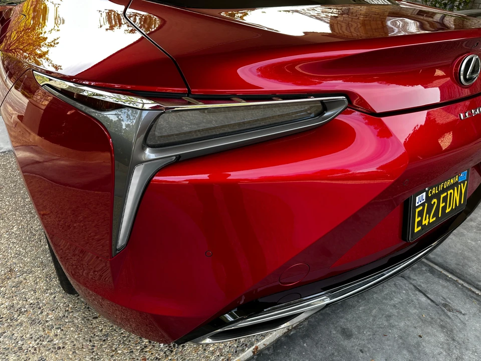 2019 Lexus LC - Image 23 of 31