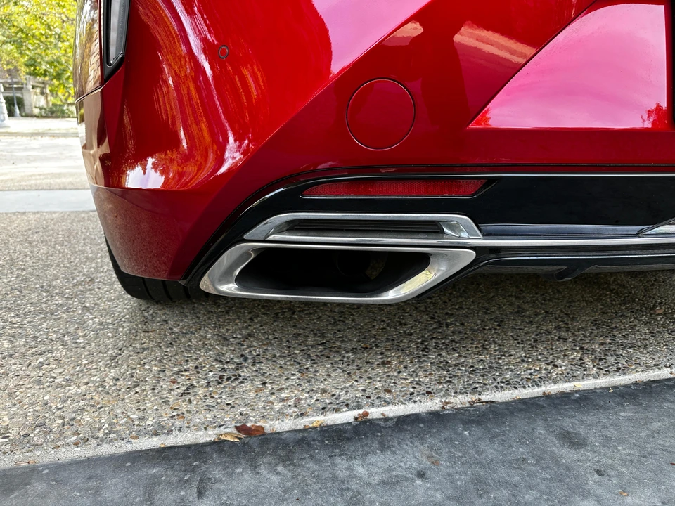 2019 Lexus LC - Image 25 of 31