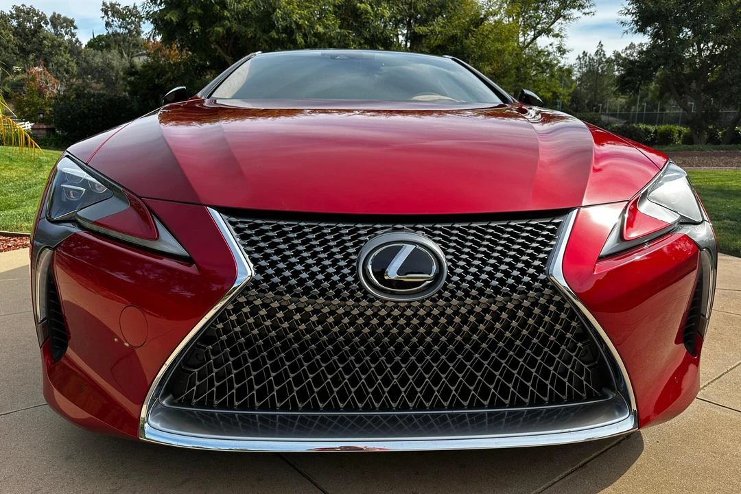 2019 Lexus LC - Image 2 of 31