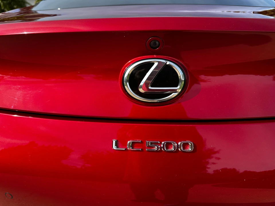 2019 Lexus LC - Image 26 of 31