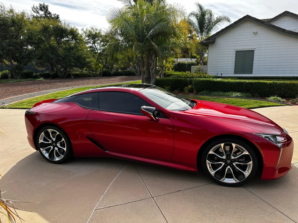 2019 Lexus LC - Image 11 of 31