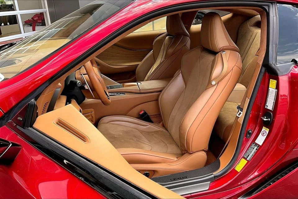 2019 Lexus LC - Image 12 of 14