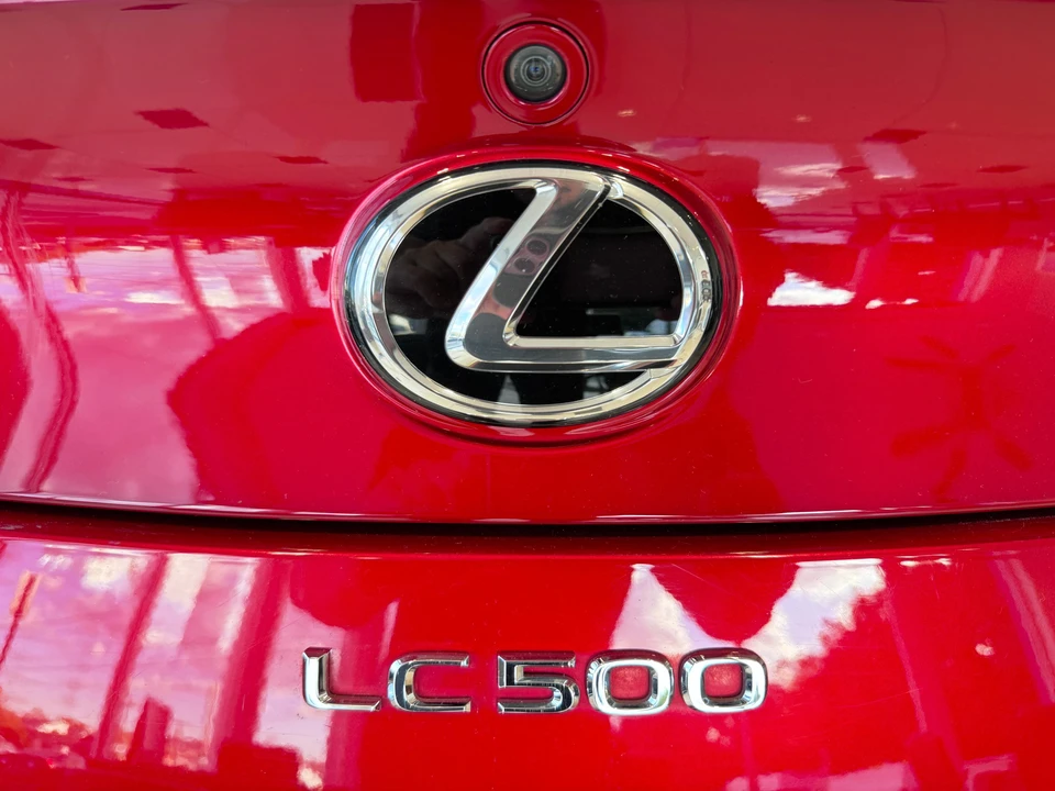 2019 Lexus LC - Image 22 of 31