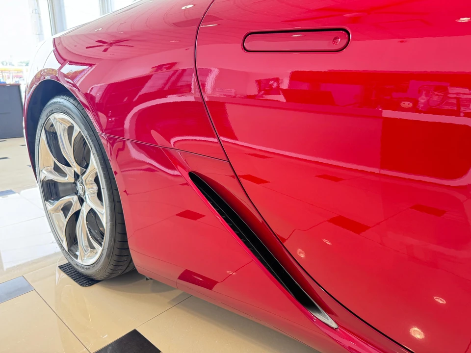 2019 Lexus LC - Image 25 of 31