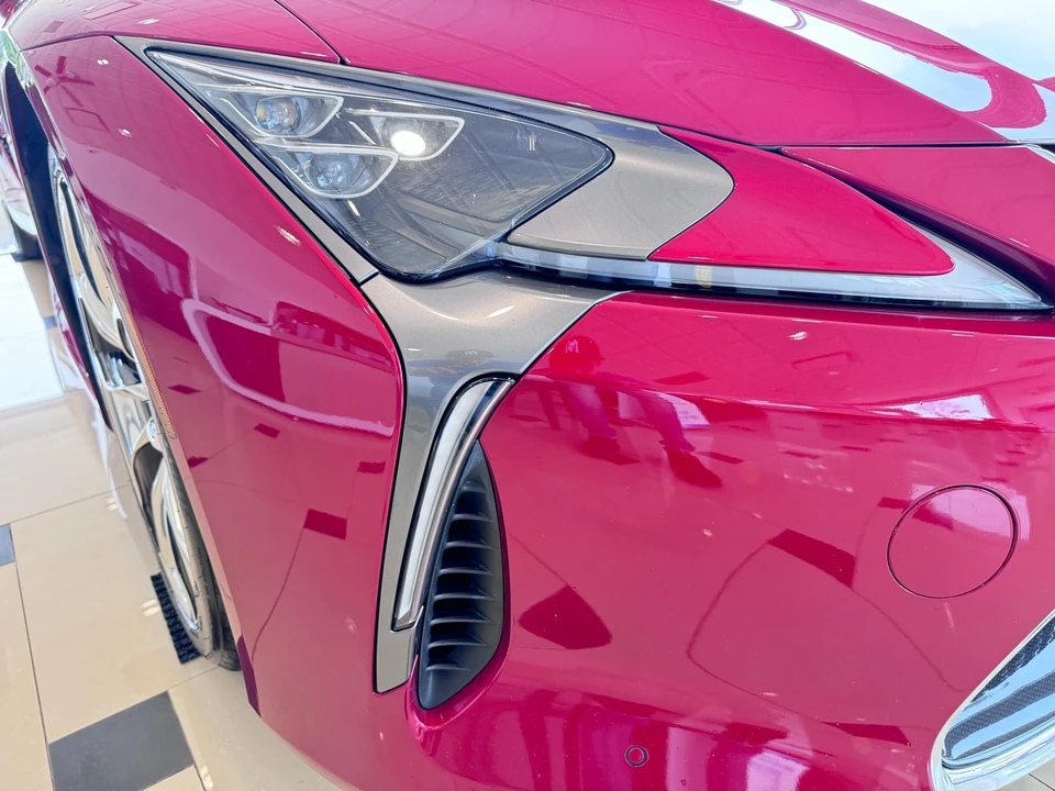 2019 Lexus LC - Image 14 of 31