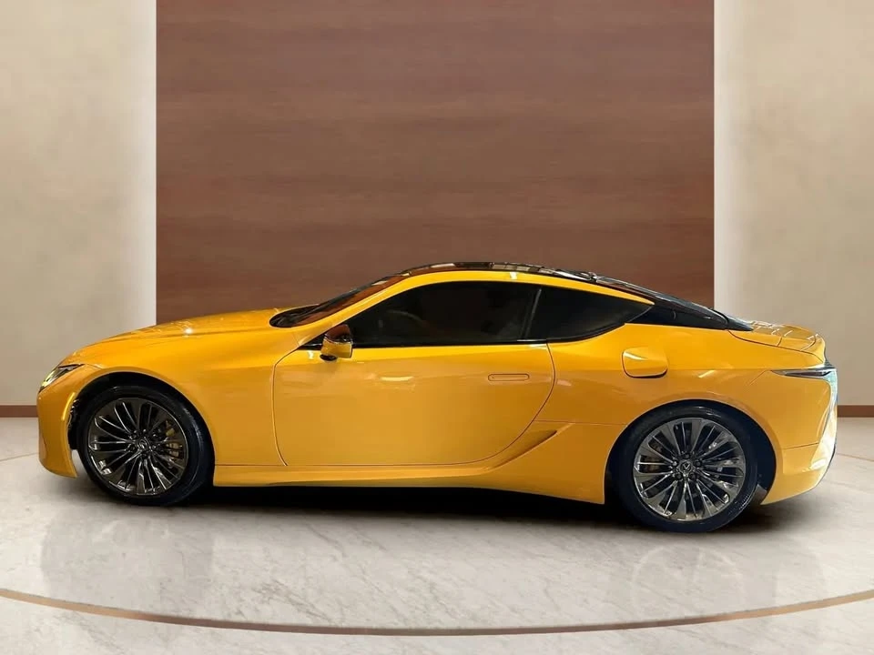 2019 Lexus LC - Image 6 of 13