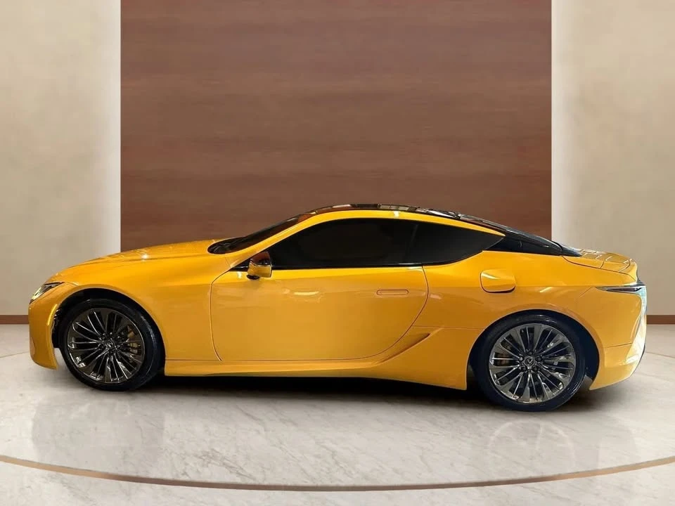 2019 Lexus LC - Image 4 of 13