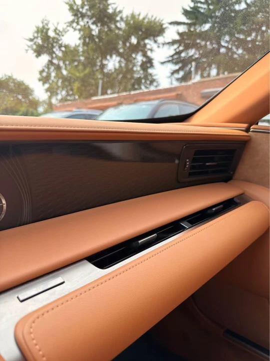 2019 Lexus LC - Image 12 of 15