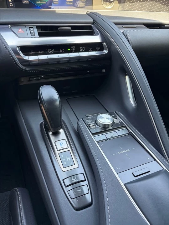 2019 Lexus LC - Image 6 of 10