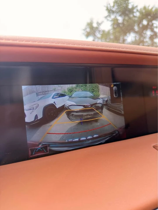 2019 Lexus LC - Image 11 of 15