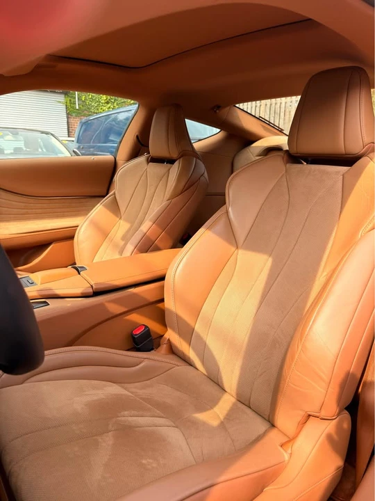 2019 Lexus LC - Image 4 of 15