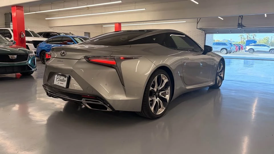 2019 Lexus LC - Image 9 of 11