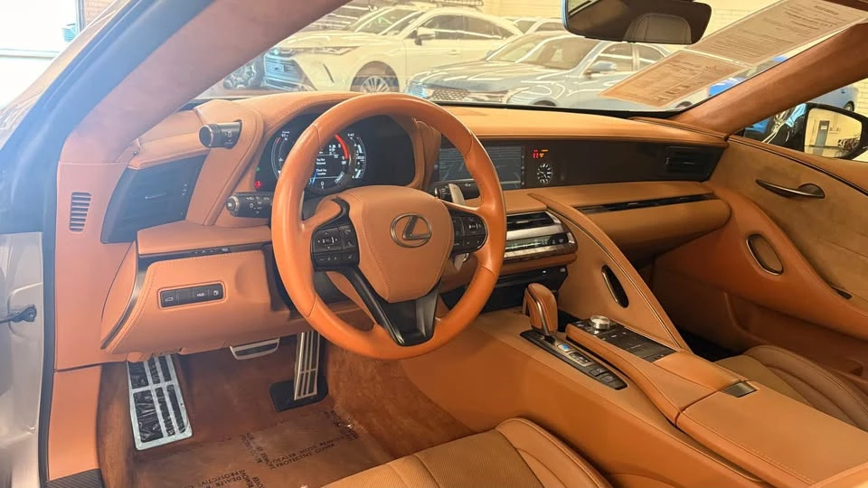2019 Lexus LC - Image 5 of 11