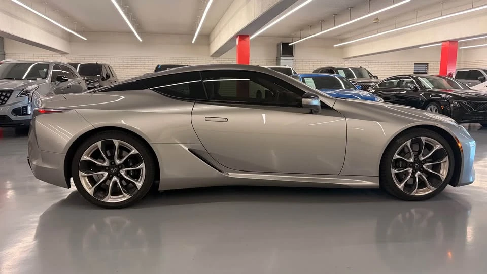 2019 Lexus LC - Image 10 of 11
