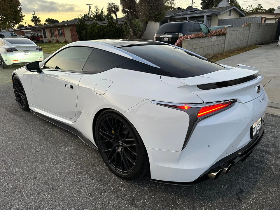 2019 Lexus LC - Image 19 of 31