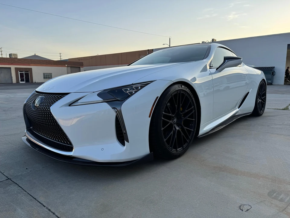 2019 Lexus LC - Image 11 of 31