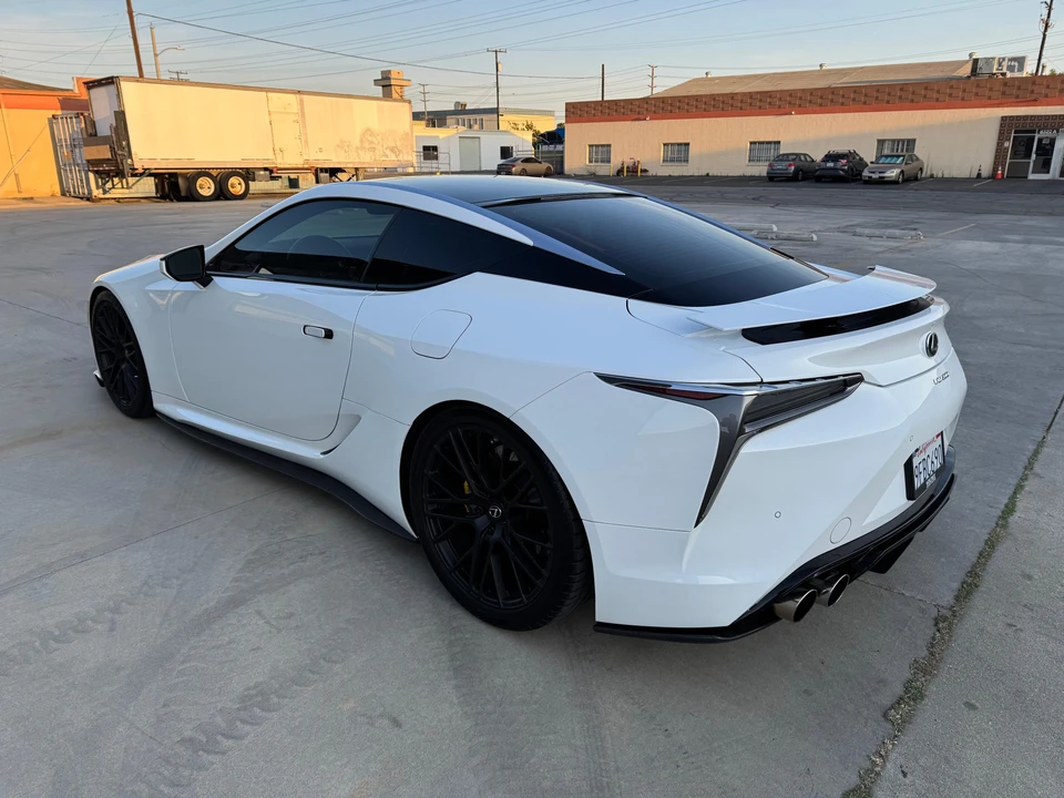 2019 Lexus LC - Image 18 of 31