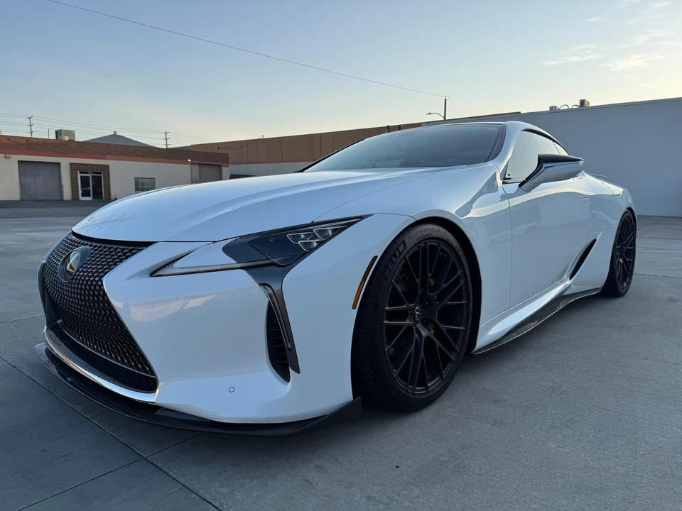 2019 Lexus LC - Image 12 of 31