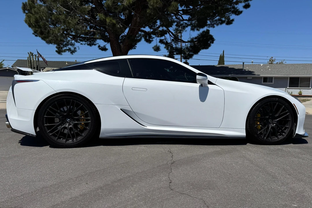 2019 Lexus LC - Image 29 of 31