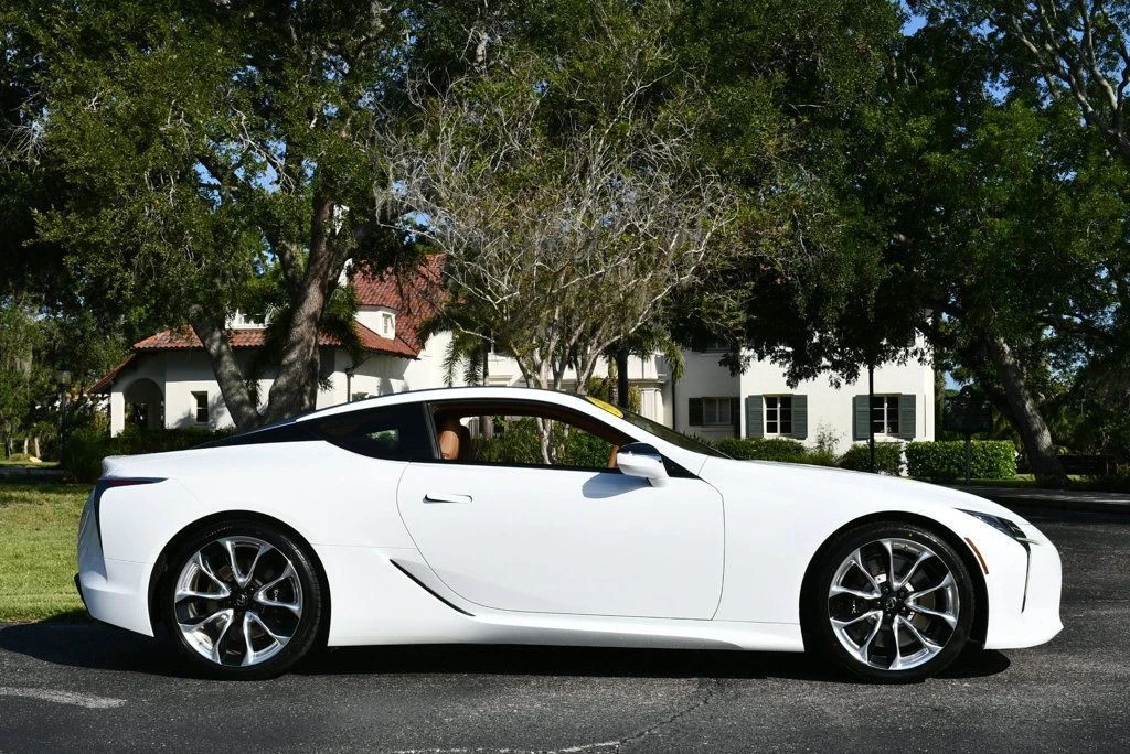 2019 Lexus LC - Image 7 of 31
