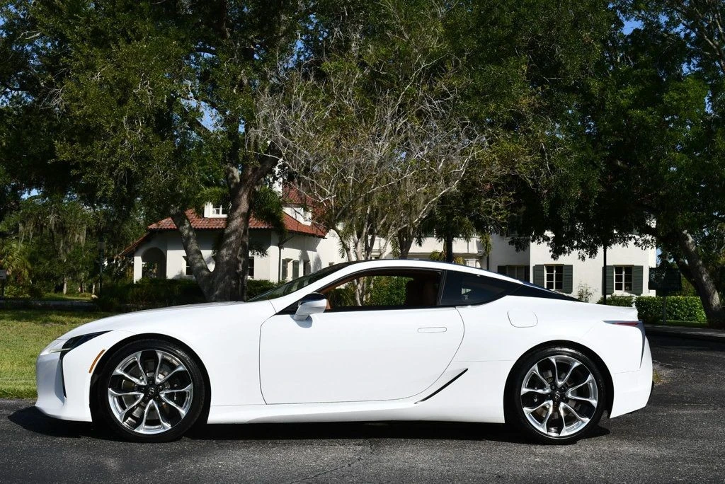 2019 Lexus LC - Image 25 of 31