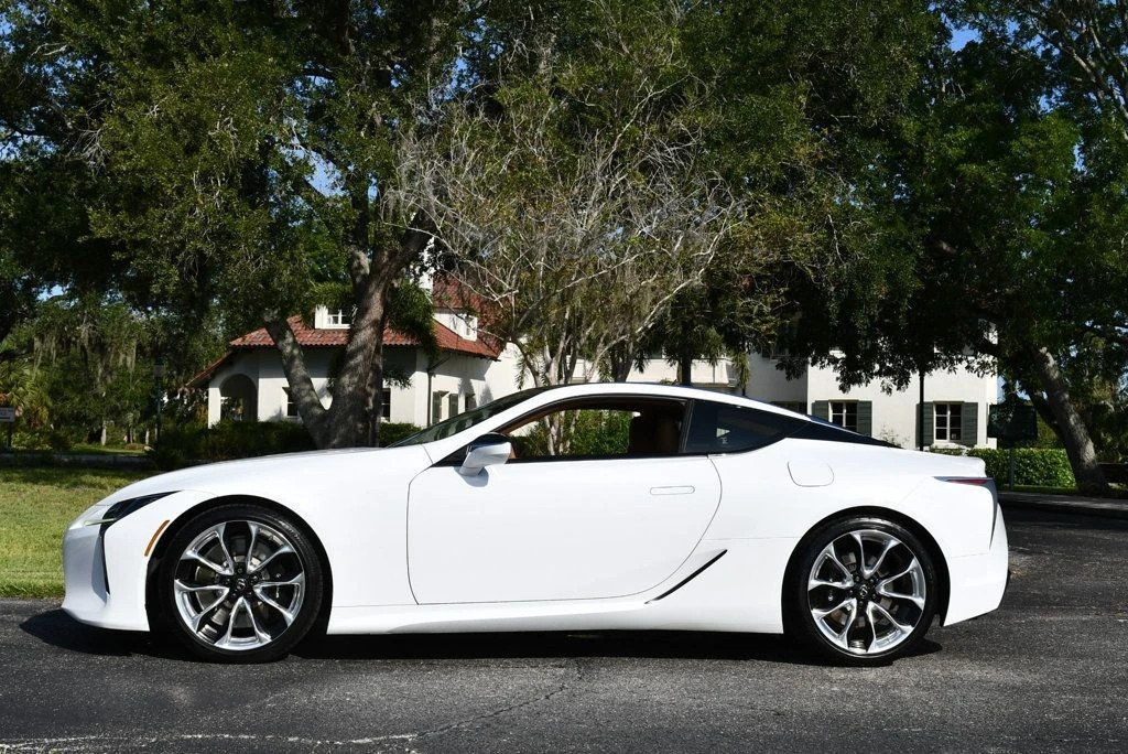 2019 Lexus LC - Image 22 of 31