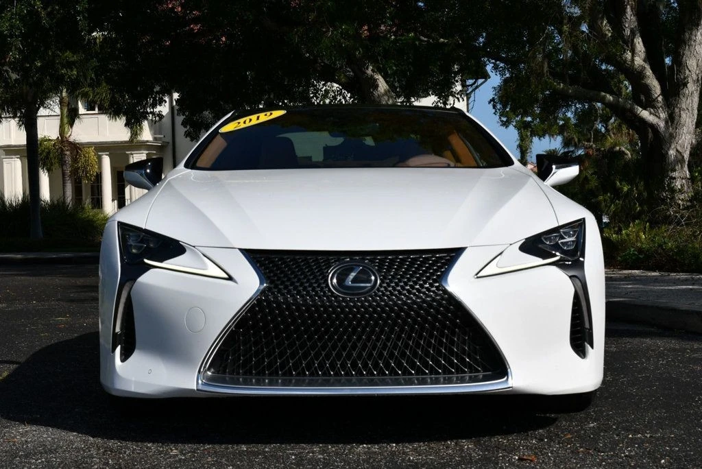 2019 Lexus LC - Image 9 of 31