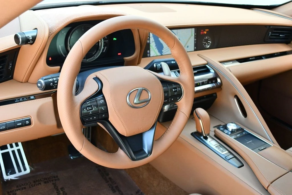 2019 Lexus LC - Image 12 of 31