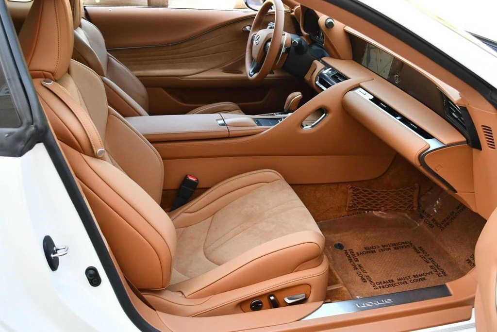 2019 Lexus LC - Image 18 of 31