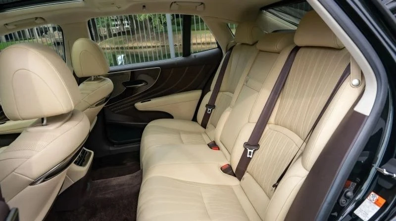 2019 Lexus LS 5th Gen - Image 14 of 20