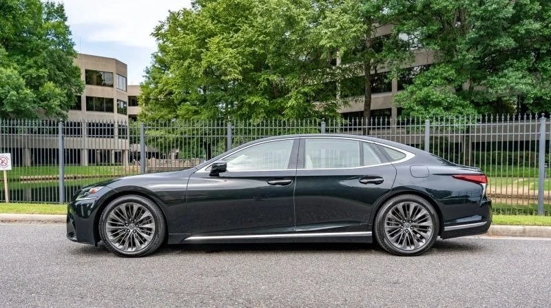 2019 Lexus LS 5th Gen - Image 9 of 20